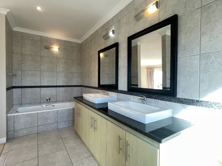 7 Bedroom Property for Sale in Cutty Sark Western Cape